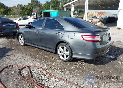 2010 Toyota Camry Se z USA, uszkodzony, nr VIN 4T1BF3EK0AU090582